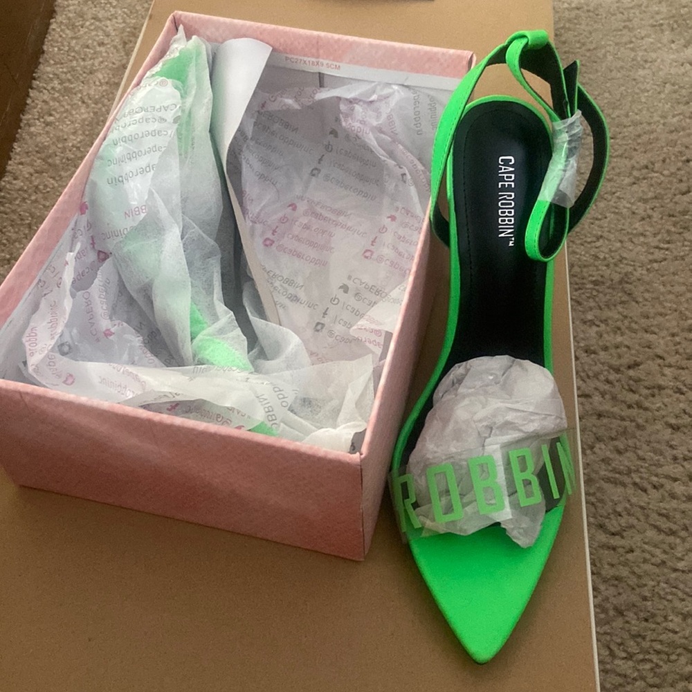 Green Strappy heels . NWB Cape Robbin